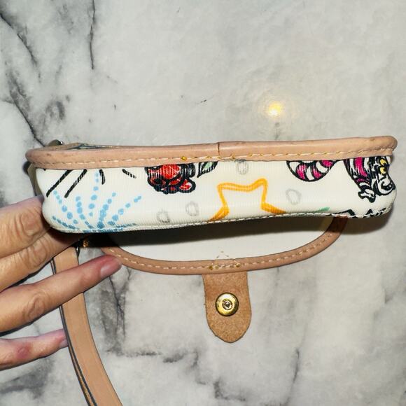 Disney Parks Sketch Dooney &Bourke Sketch Flap Wristlet Wallet Handbag Keyfob - Picture 4 of 7